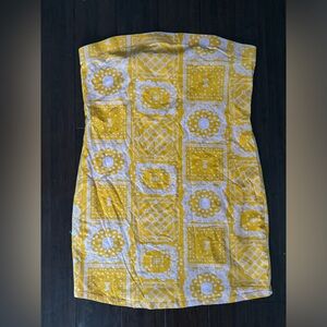 super cute strapless mini dress !!